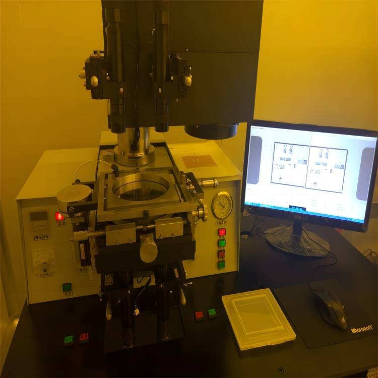 C-33型 雙面 4英寸 國產(chǎn)高精度對準(zhǔn)光刻機